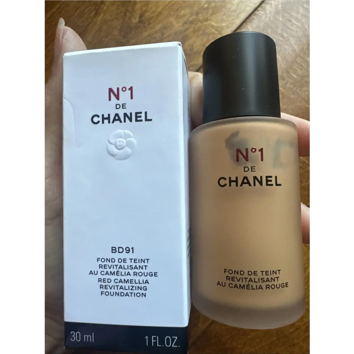 Chanel N°1 Red Camellia Revitalizing Foundation BD91