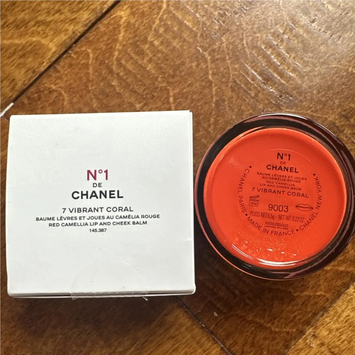 Chanel N°1 DE Chanel Red Camellia Lip and Cheek Balm 7 Vibrant Coral