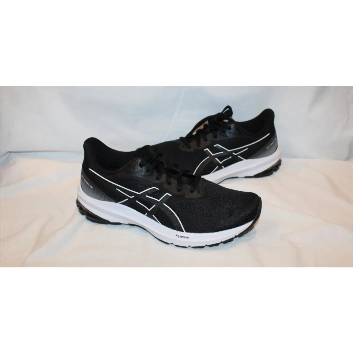 Asics Men`s GT 1000 Black White Low Top Lace-up Athletic Sneakers SZ 12