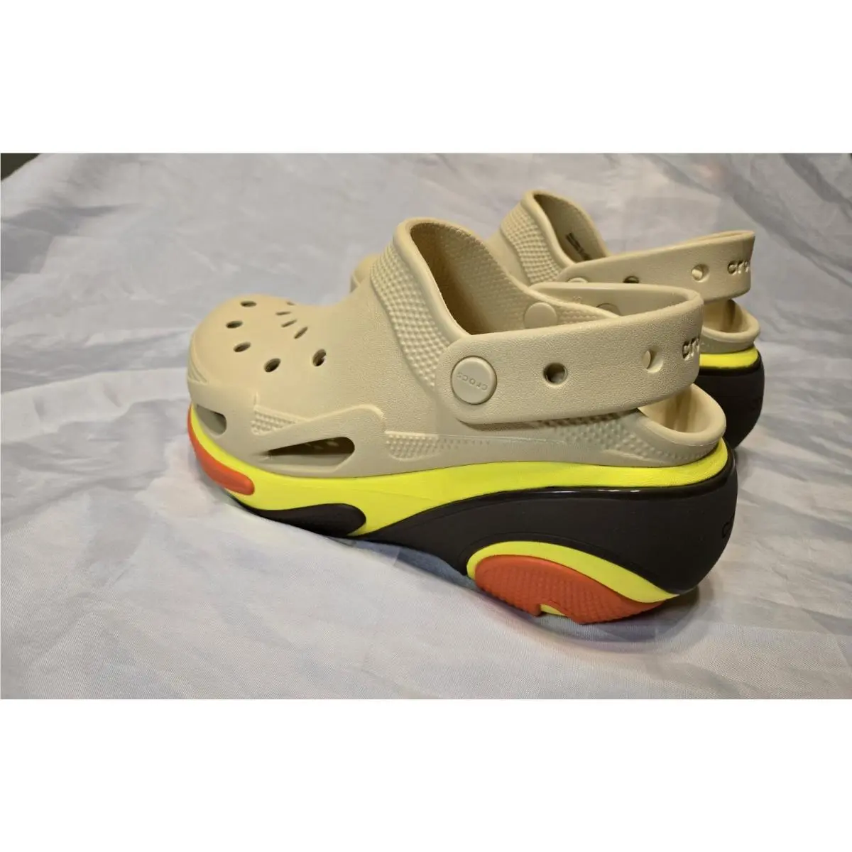 Crocs Bubble Crush Clog 210061 Sesame Unisex Size Mens 5 Womens 7 Hamburger