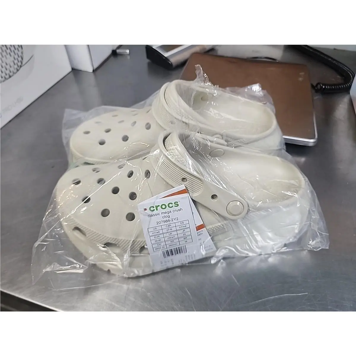 Crocs Mega Crush Clog 207988 Casual Comfort Unisex M 7 W 9 Color Bone Trendy