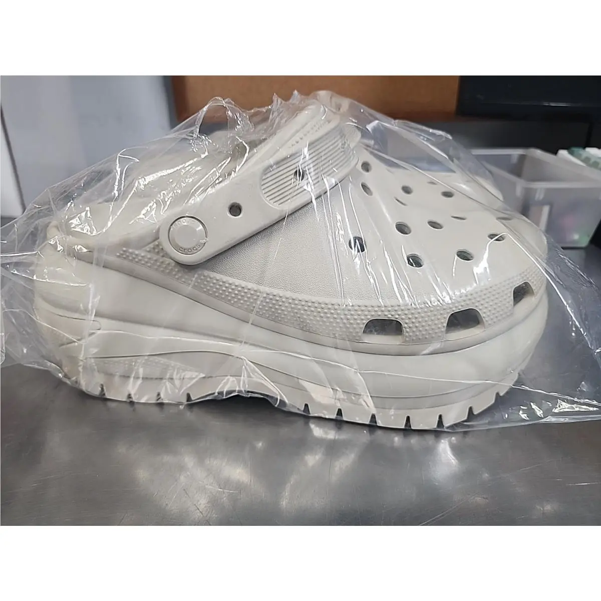 Crocs shoes - Crocs Mega Crush - Mega Crush - 207988 - Beige 1