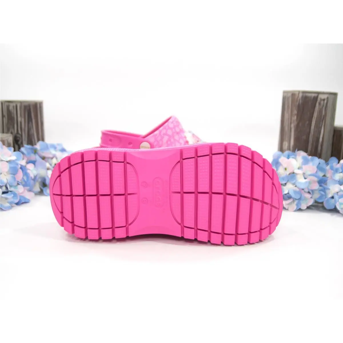 Crocs shoes - Pink (UPC: 196265476756) 3
