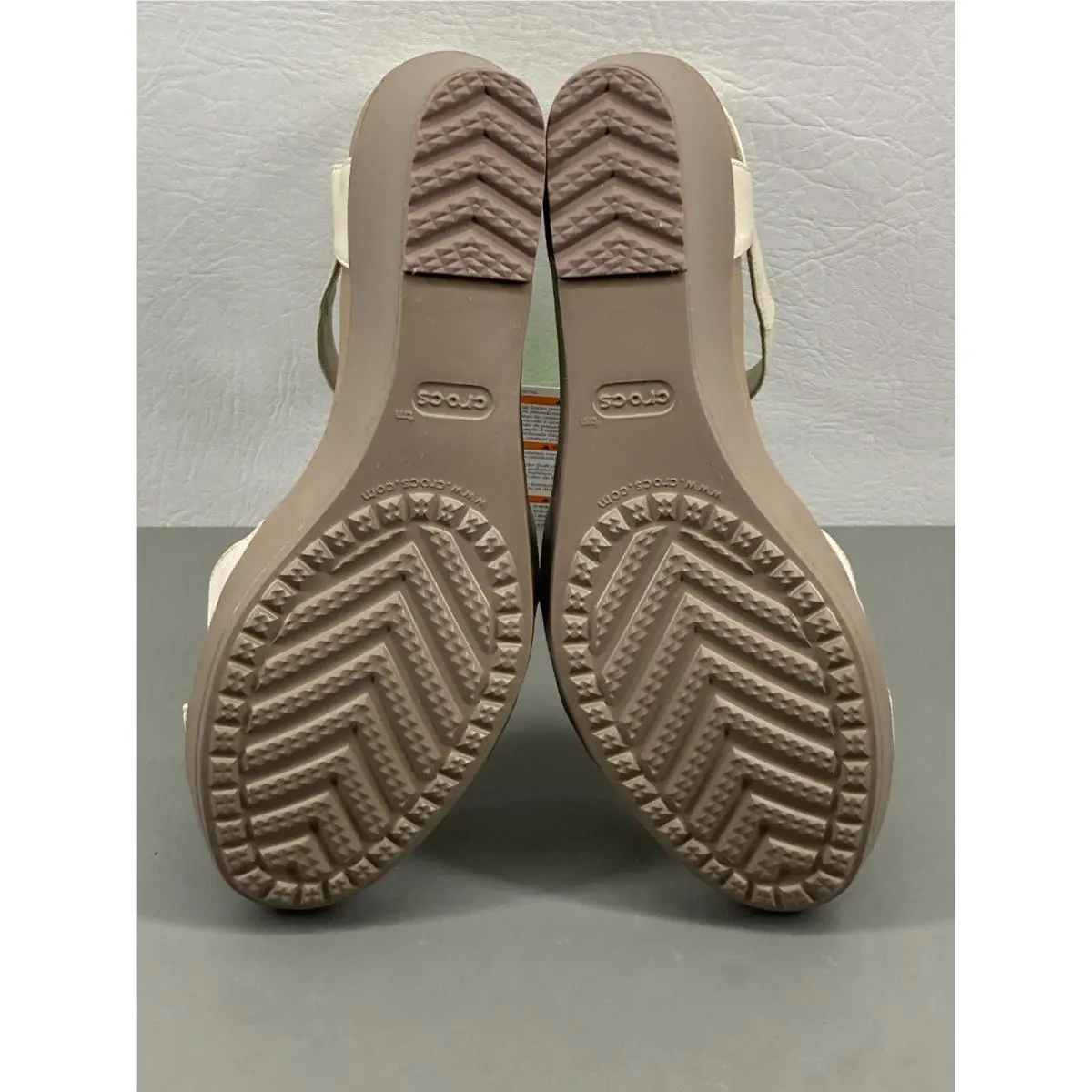 Crocs shoes - Leigh II Ankle Strap Wedge - Beige 9