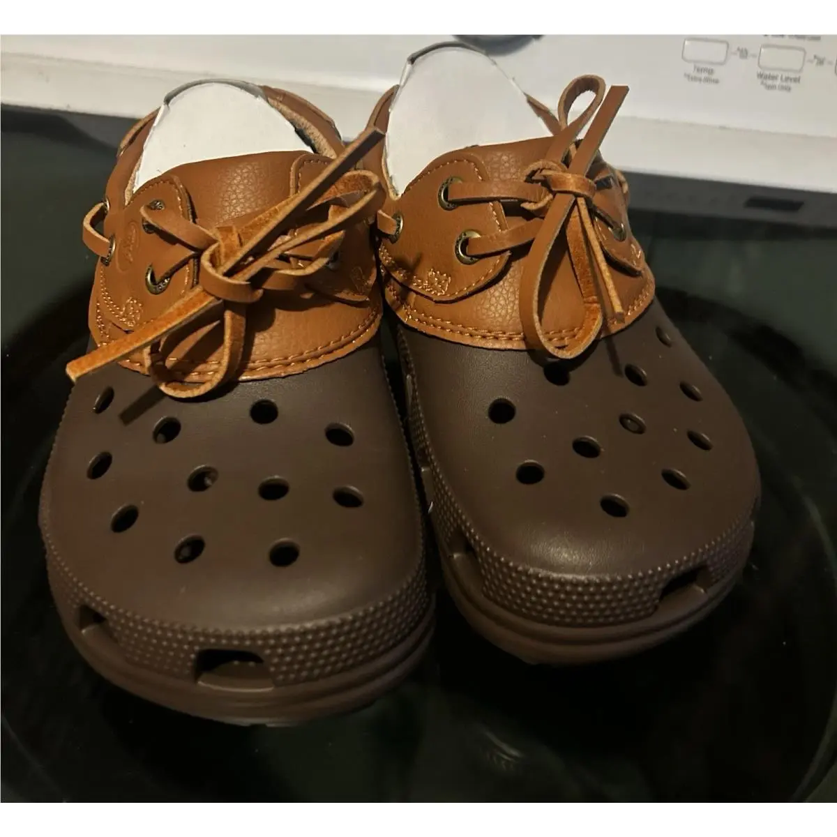 Crocs Classic Boat Coffee Size 7 Women’s