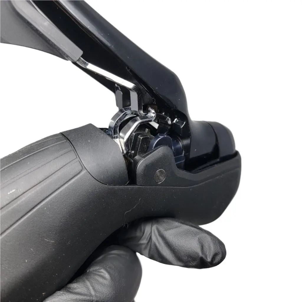 Shimano  - ST-R7020-R - ST-R7020-R - Black (UPC: 689228984790) 6