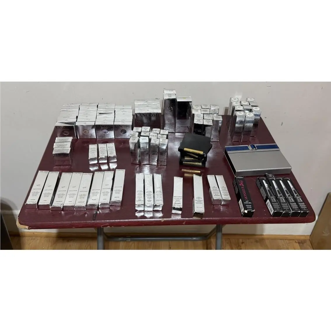 Lot OF 100 Pcs Lancome Assorted Lipstick/eye Shadow/skin Corrector/highlighter
