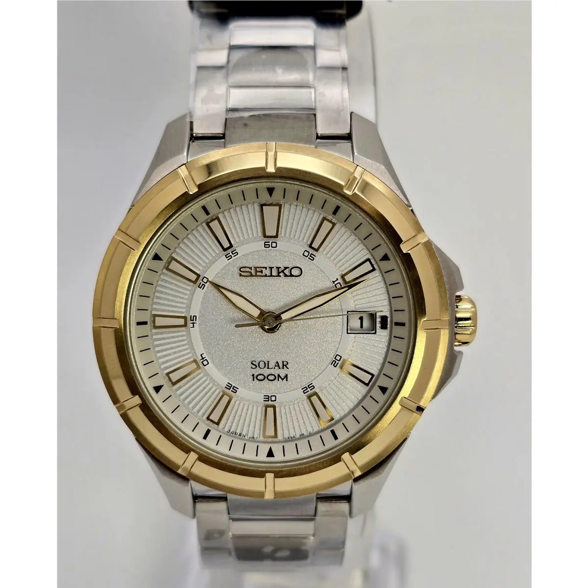 Solar SNE084J White Dial Two-tone Men`s Watch Size 40 mm by Seiko