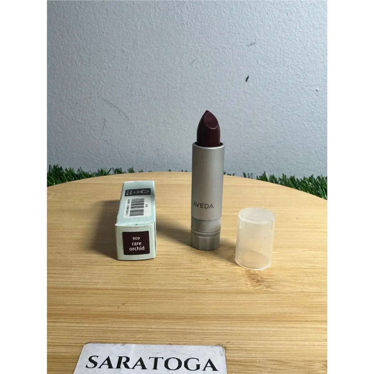 Nourish-mint Smoothing Lip Color- Rare and Models 211-957 909 by Aveda