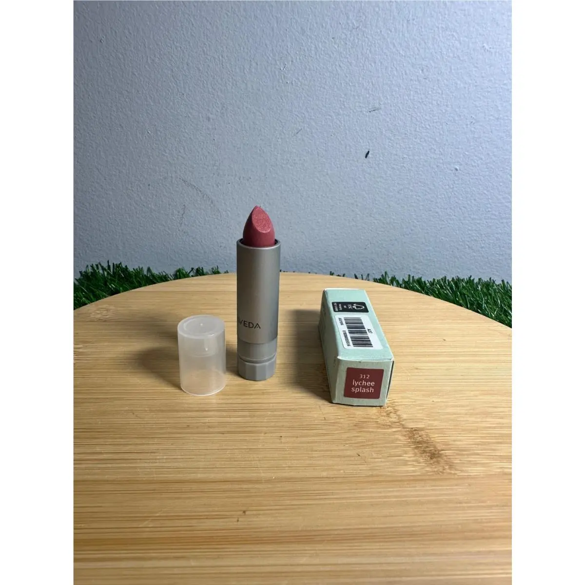 Nourish-mint Smoothing Lip Color- Rare and Models 211-957 312 by Aveda