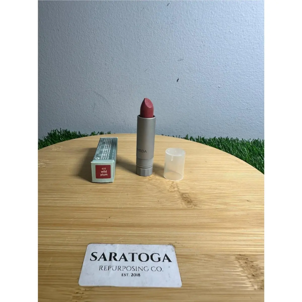 Nourish-mint Smoothing Lip Color- Rare and Models 211-957 410 by Aveda