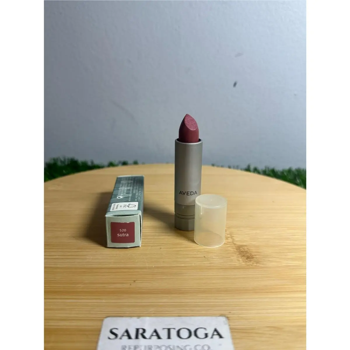Nourish-mint Smoothing Lip Color- Rare and Models 211-957 520 by Aveda