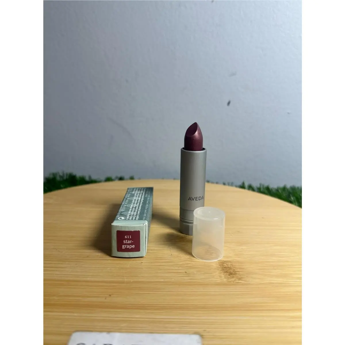 Nourish-mint Smoothing Lip Color- Rare and Models 211-957 611 by Aveda