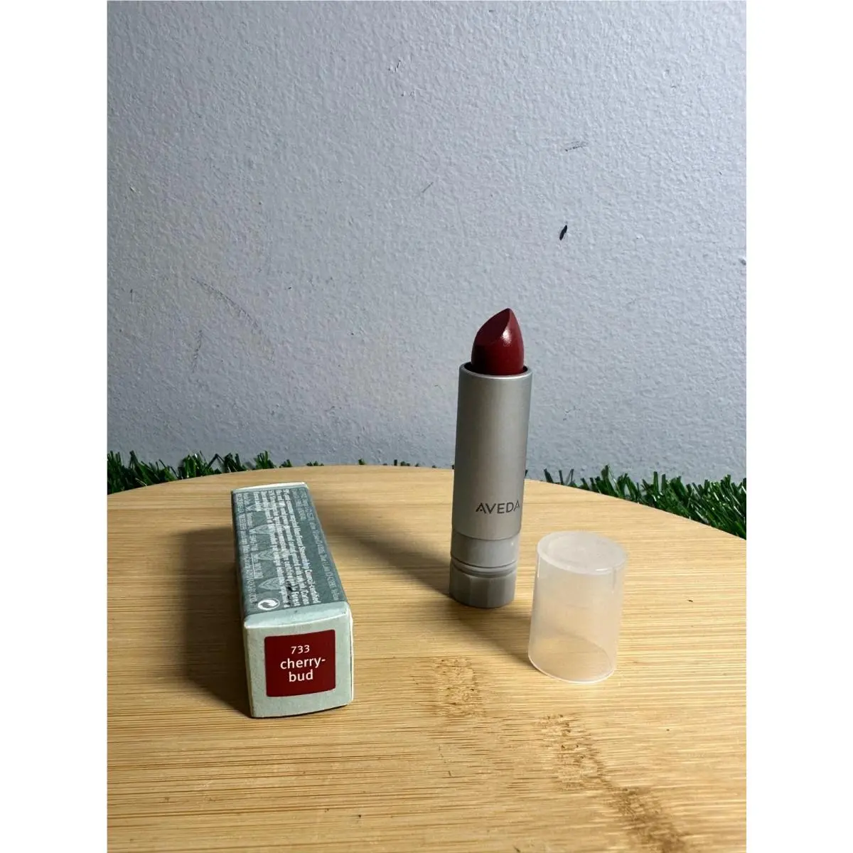 Nourish-mint Smoothing Lip Color- Rare and Models 211-957 733 by Aveda