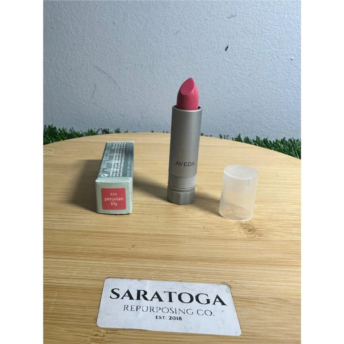 Nourish-mint Smoothing Lip Color- Rare and Models 211-957 924 by Aveda