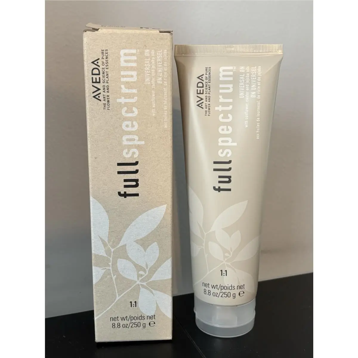 Aveda Full Spectrum Universal On Gel 8.8 oz Colorless Base
