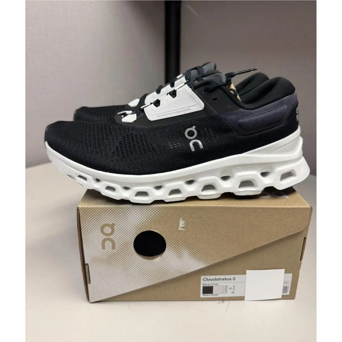ON Running Women`s Cloud Stratus 3 Black Frost Med Width
