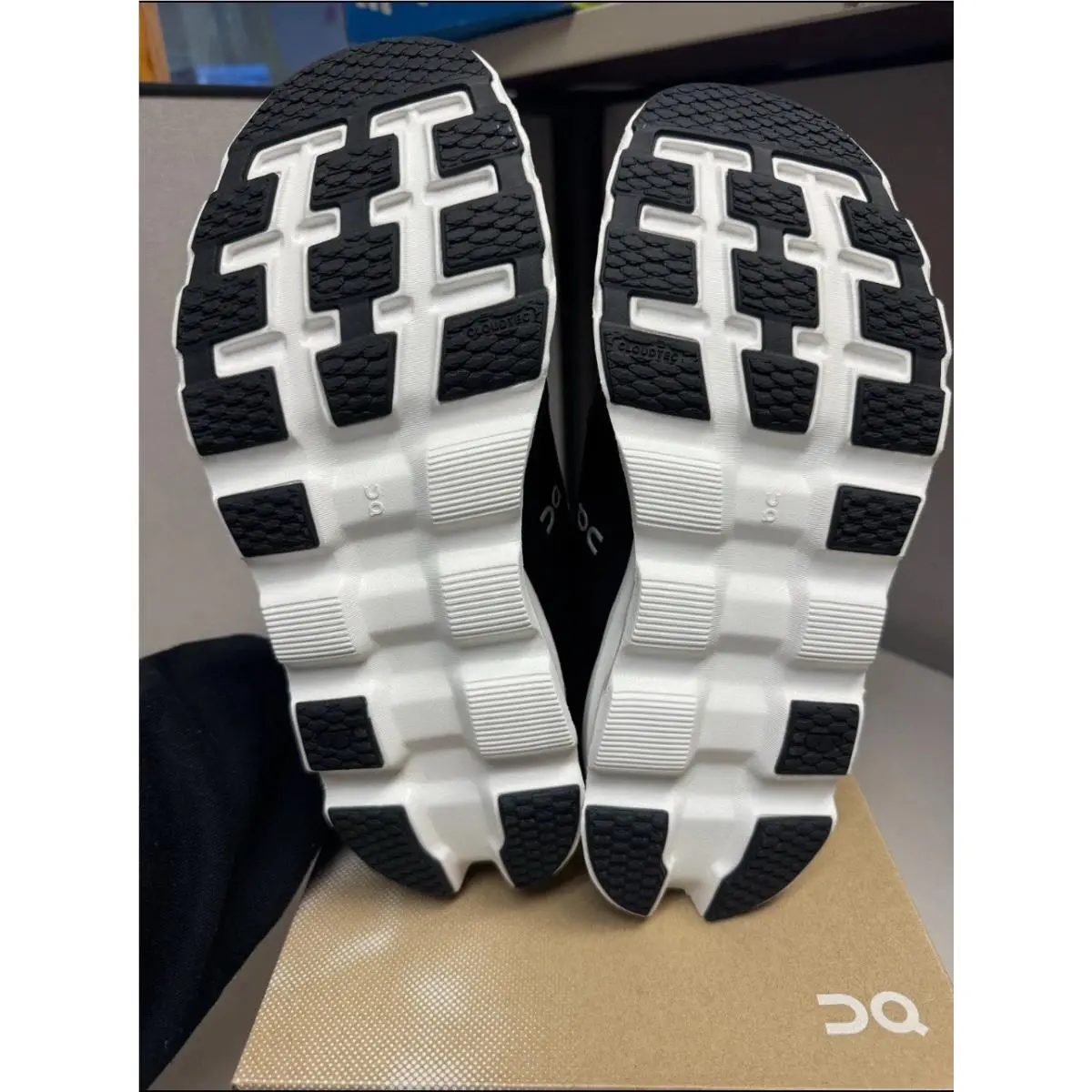 On-Running shoes - On Cloudstratus - Cloudstratus - Black 2