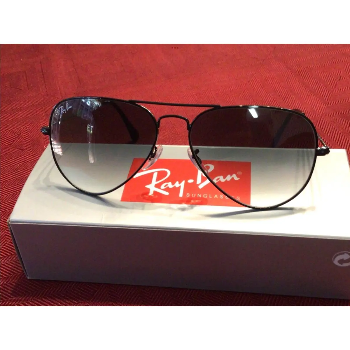 Ray Ban Aviator RB3025 Sunglasses Gray Gradient Lenses Unisex