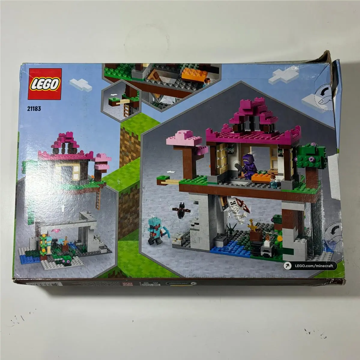 Lego Minecraft 21183 The Training Grounds Damaged (See Photo)