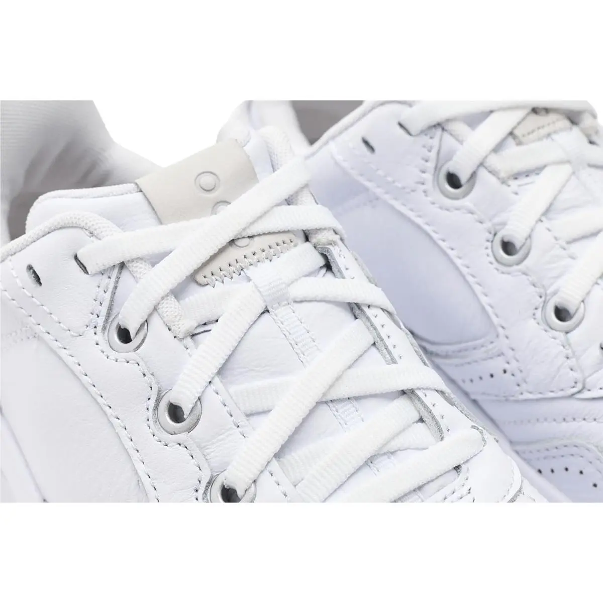 Saucony shoes - White 11