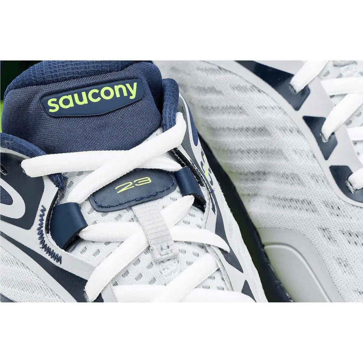 Saucony shoes - Black/Silver 25