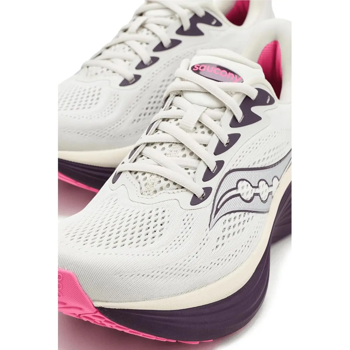 Saucony shoes - Cast 25