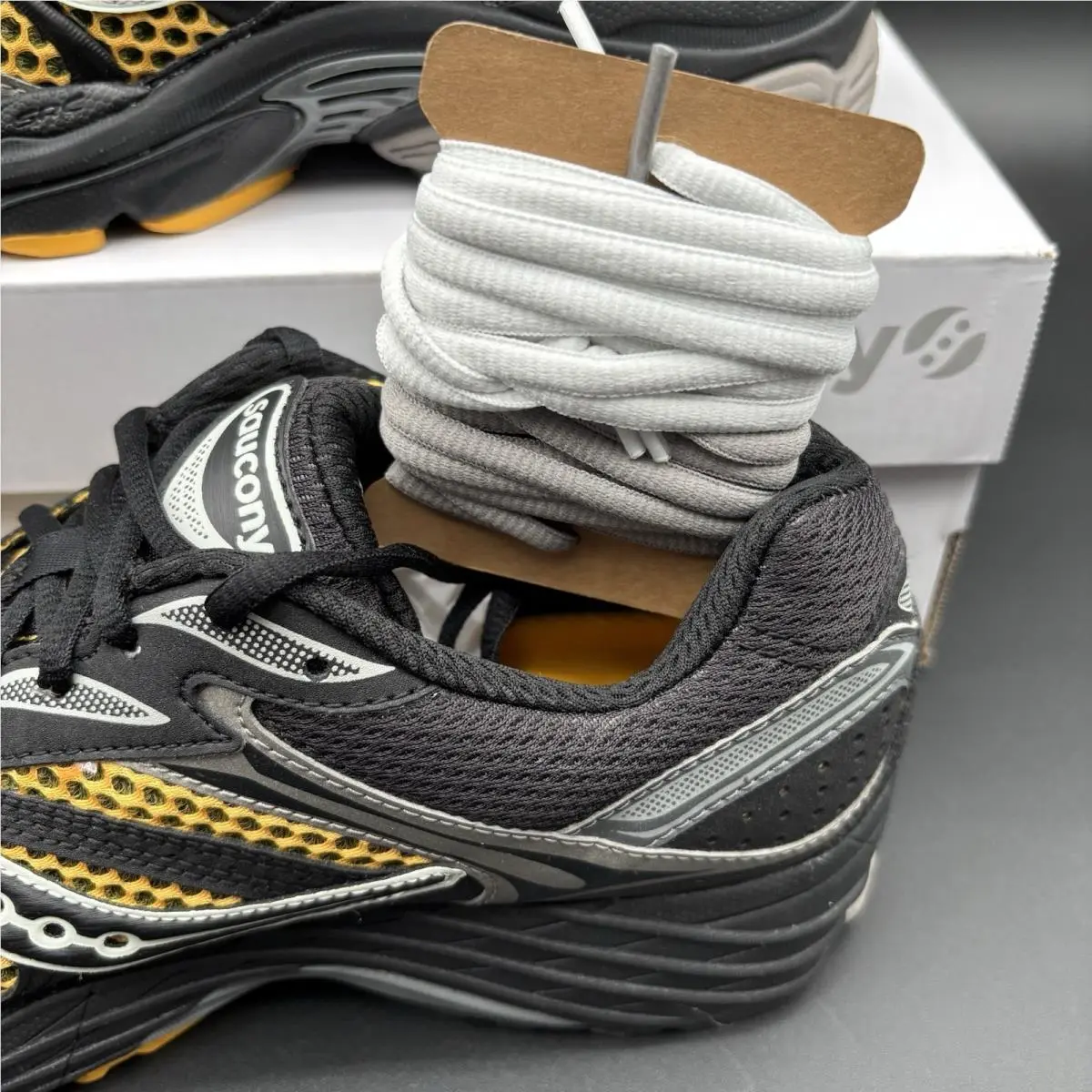 Saucony shoes - Saucony Progrid Omni 9 - Progrid Omni - Gold 2