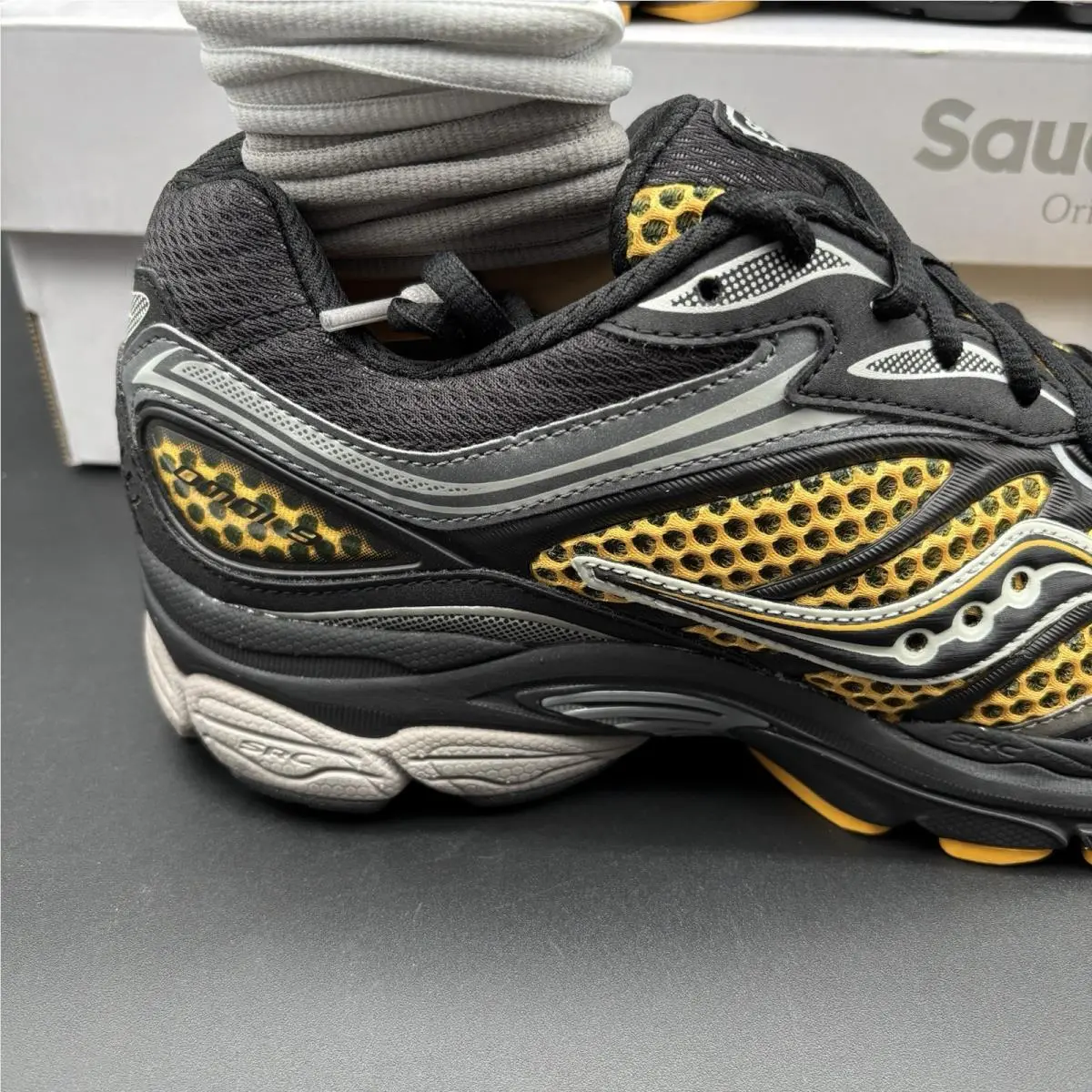 Saucony shoes - Saucony Progrid Omni 9 - Progrid Omni - Gold 6