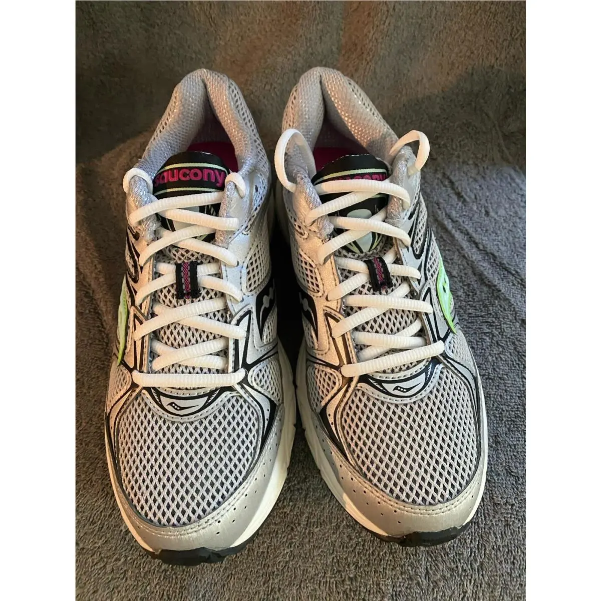 Size 8.5 Saucony Ride Millennium Men/women