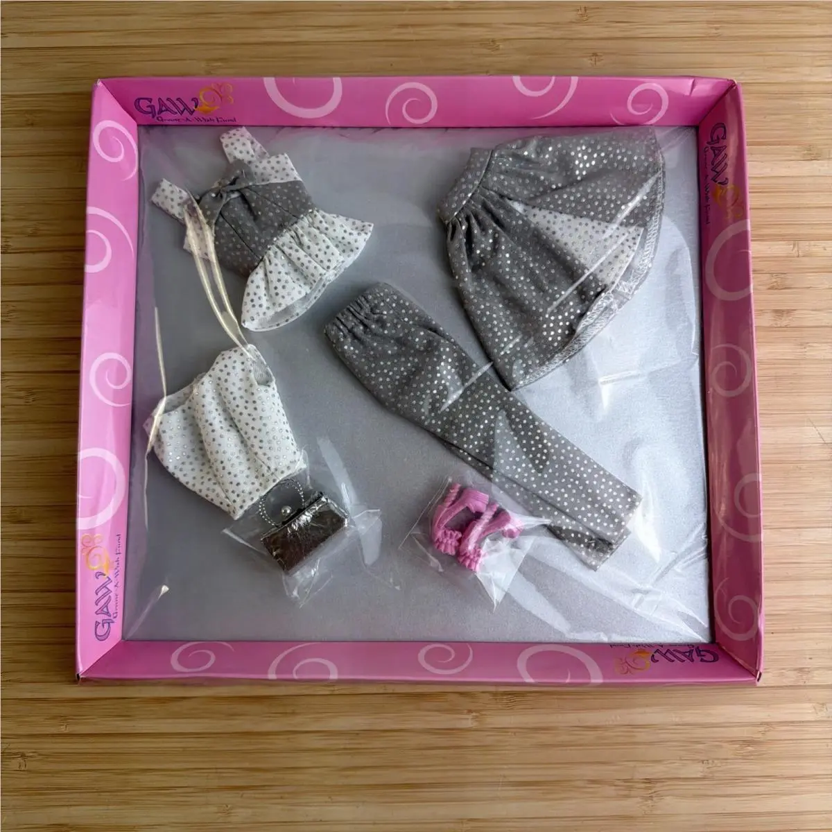 Grant A Wish Gaw 2014 25TH Anniversary Convention Silver Fashion Outfit Shoes