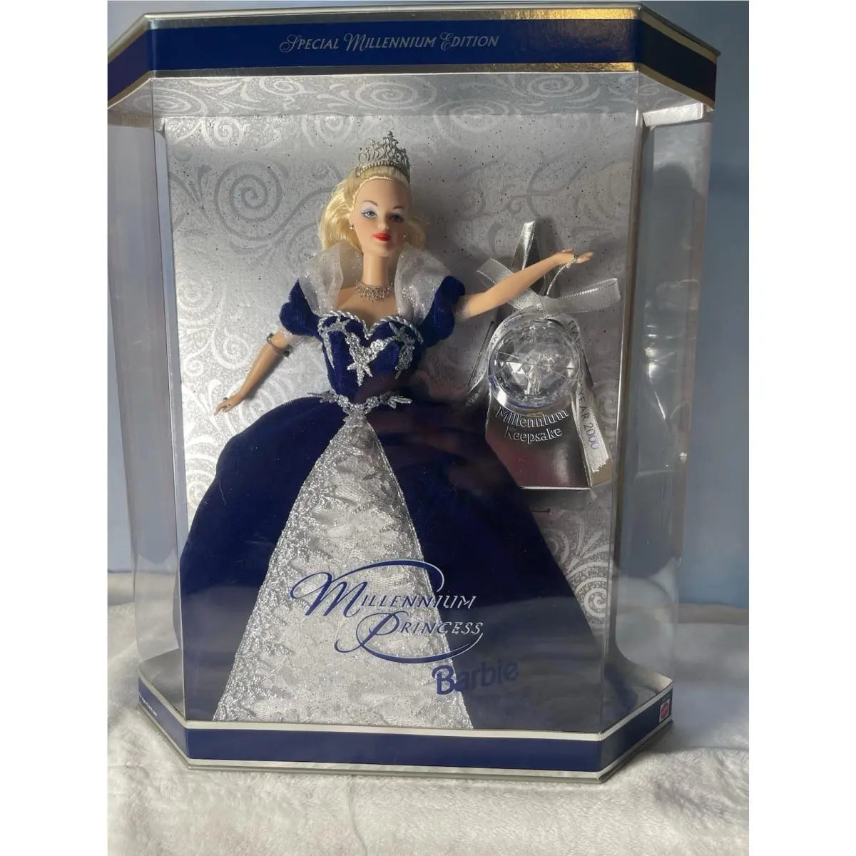 2000 Millennium Barbie Special Edition Blue/sliver Princess Never Open 24154