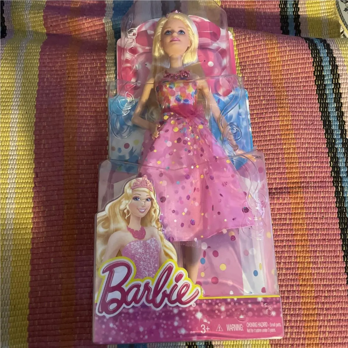 Happy Birthday Barbie 2014 Mattel CFF47 3 Tier Cake Shaped Box Indonesia Made