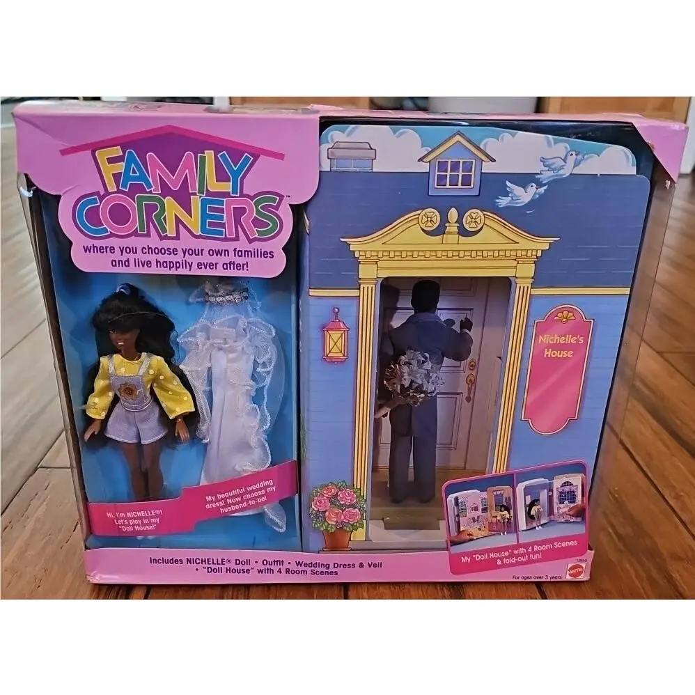 Vintage Family Corners Nichelle Doll Play Set Mattel Box
