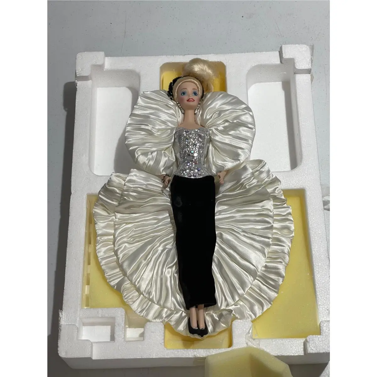 Crystal Rhapsody Barbie Doll Presidential Porcelain Doll Collection B8