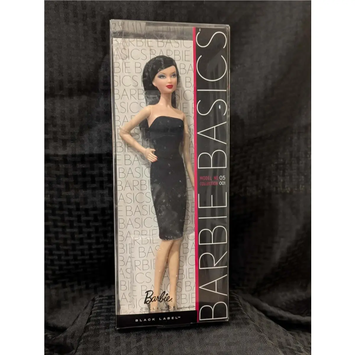 2009 Mattel Barbie Basics Collection 001 Doll Model No. 0 R9923