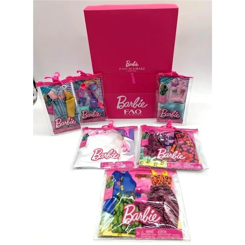 Collector Barbie Curvy Fao Schwarz with 6 Outfits Included