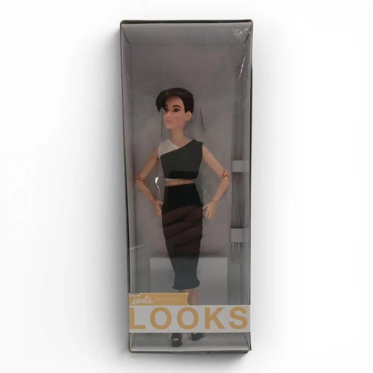 Barbie Signature Looks Petite Doll w/ Brunette Pixie Cut Model 3