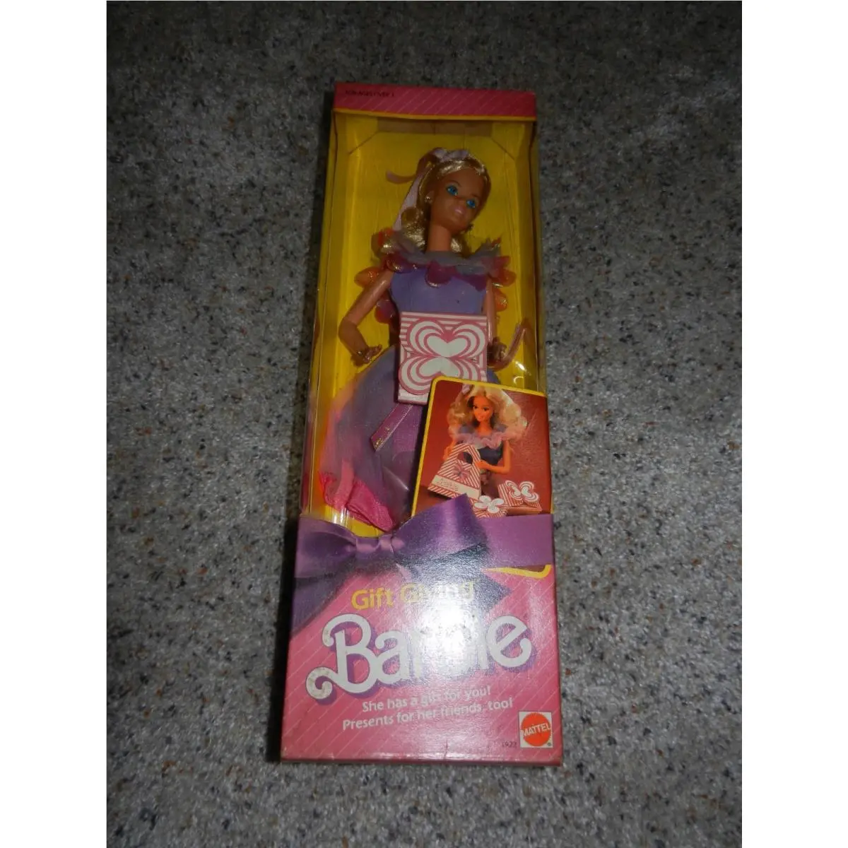 1985 Vintage 1922 Gift Giving Barbie Nrfb