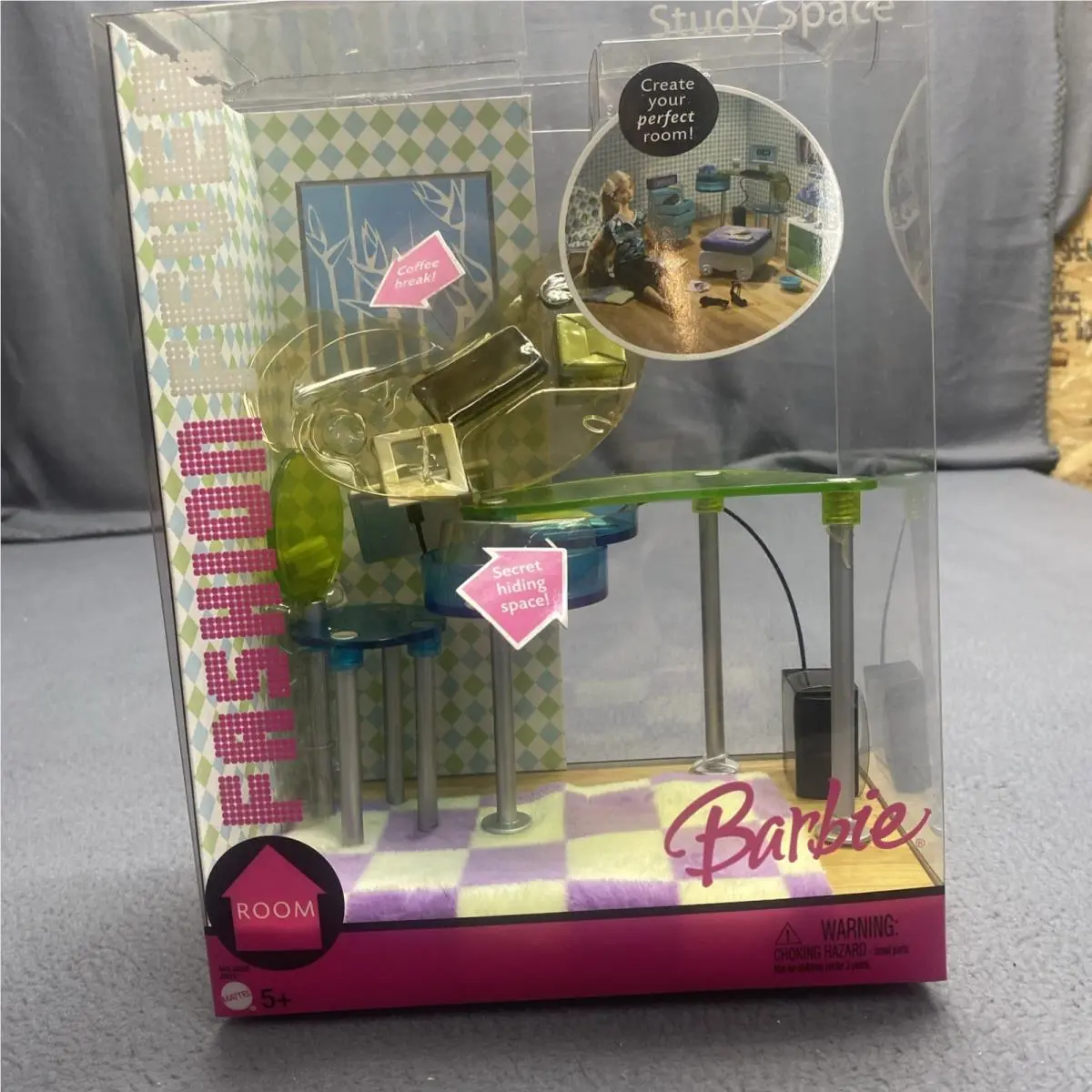 Mattel Barbie Fashion Fever Furniture Study Space Desk Accessories