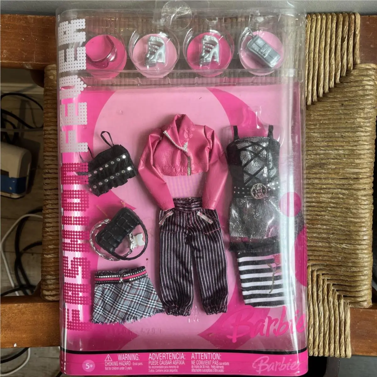 Vtg 2006 Barbie Fashion Fever Mattel Y2K Mix and Match Outfits