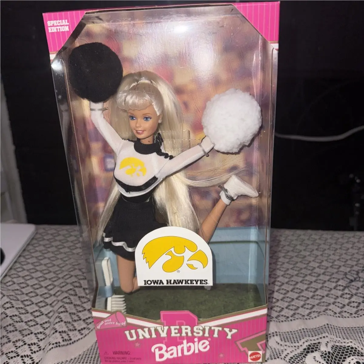 University Barbie Iowa Hawkeyes Special Edition Doll 1996 Mattel 20367