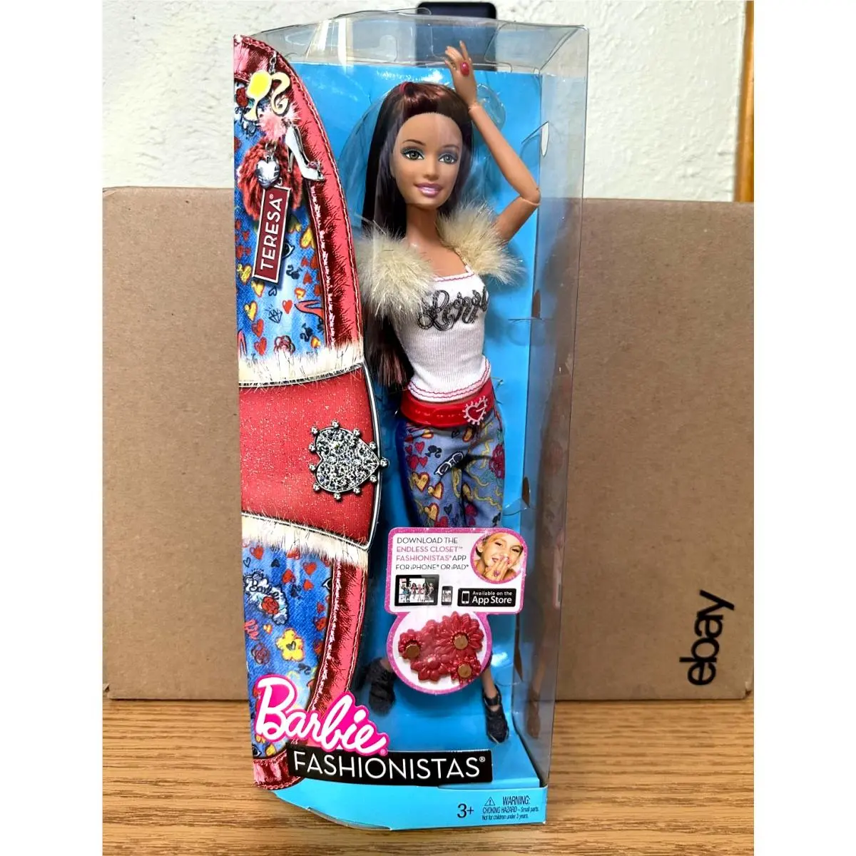 2011 Barbie Fashionistas Teresa Fashion Doll X2274 Articulated Clutch