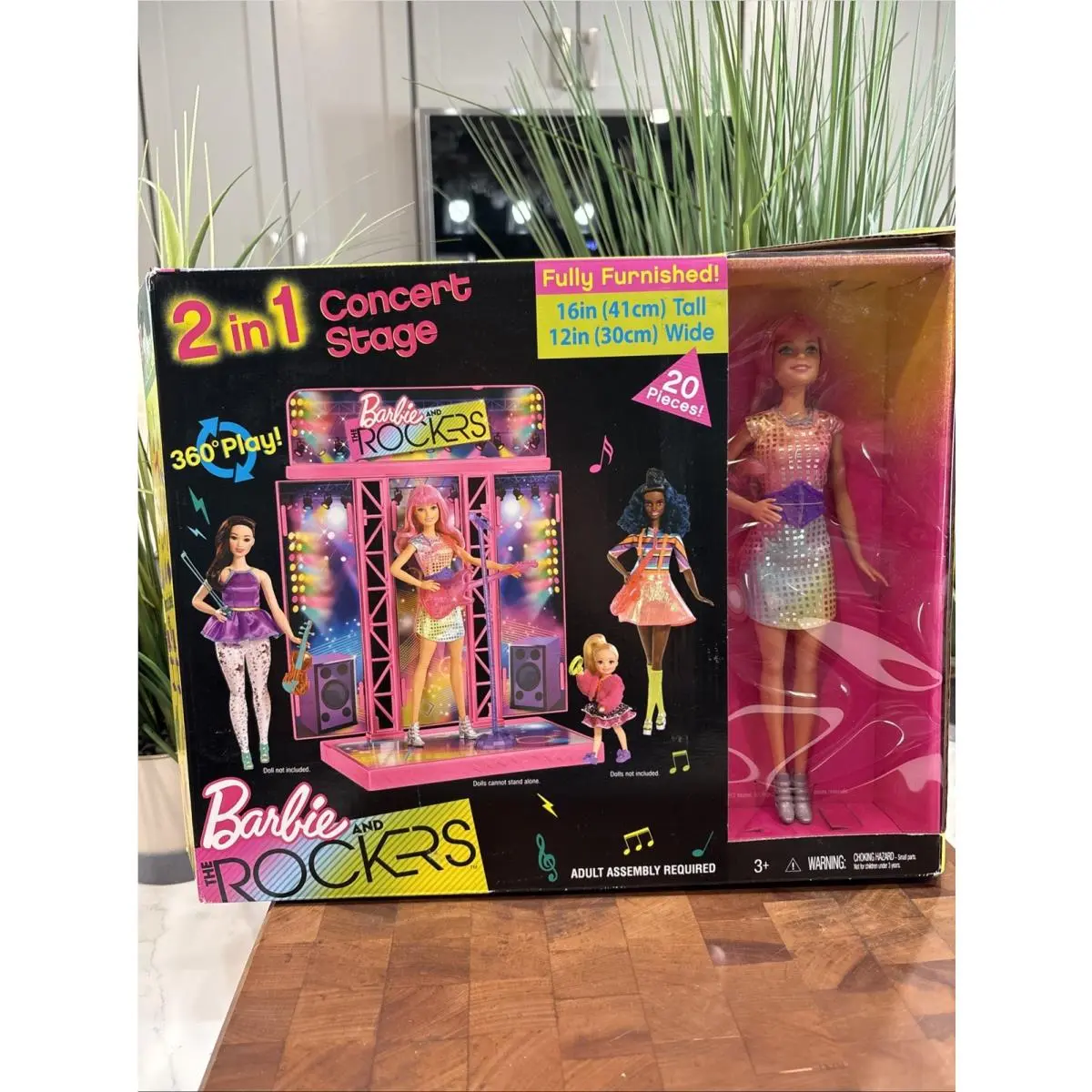 2017 Mattel Barbie and The Rockers 2 in 1 Stage - Nrfb