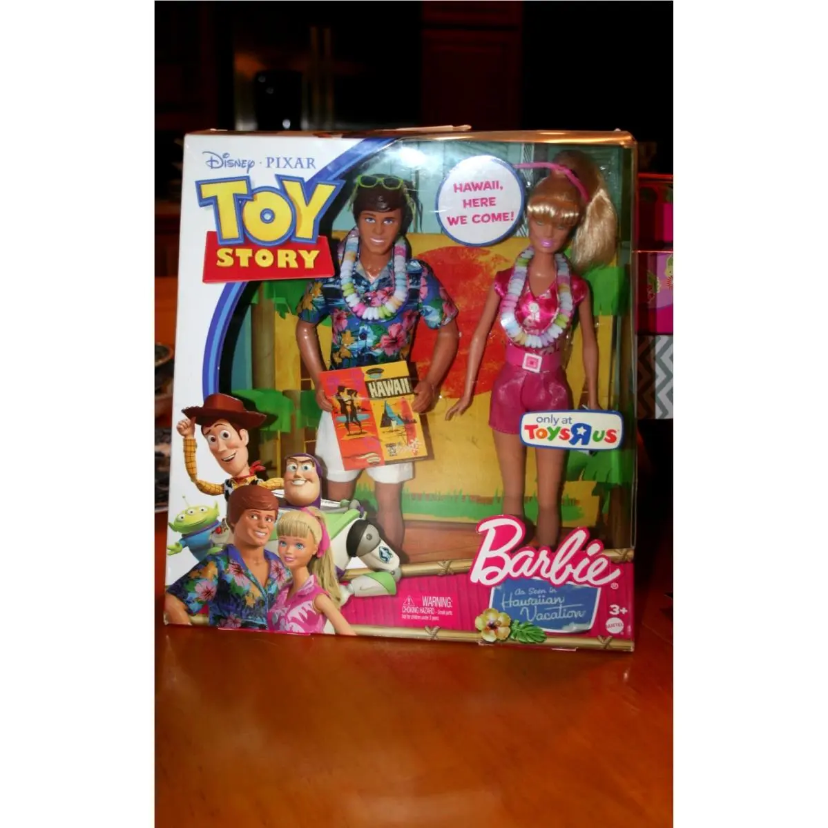2010 Toys R Us/disney Toy Story Barbie/ken Set Hawaiian Vacation