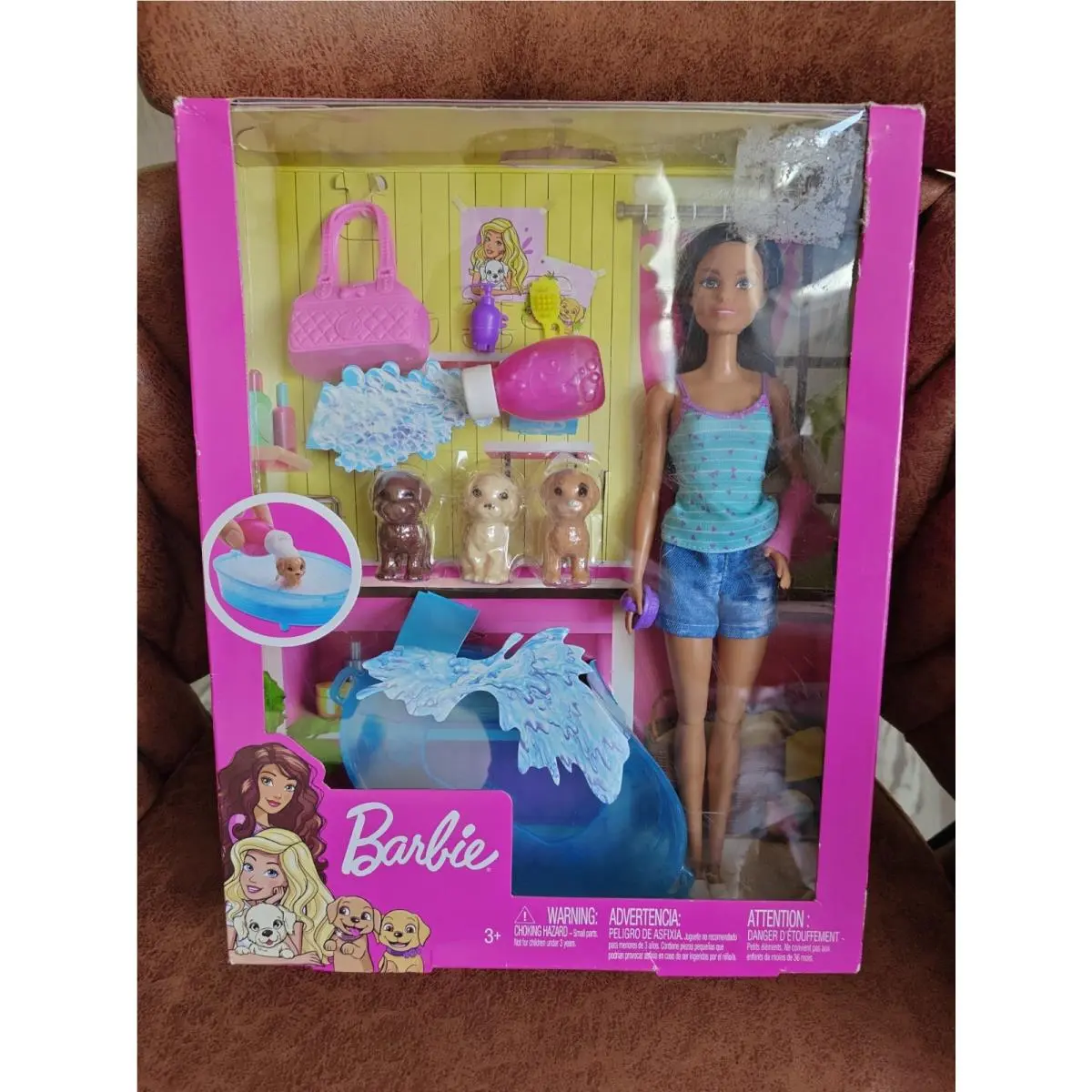 Brunette Barbie Puppy Dog Bath Accessories Playset Box