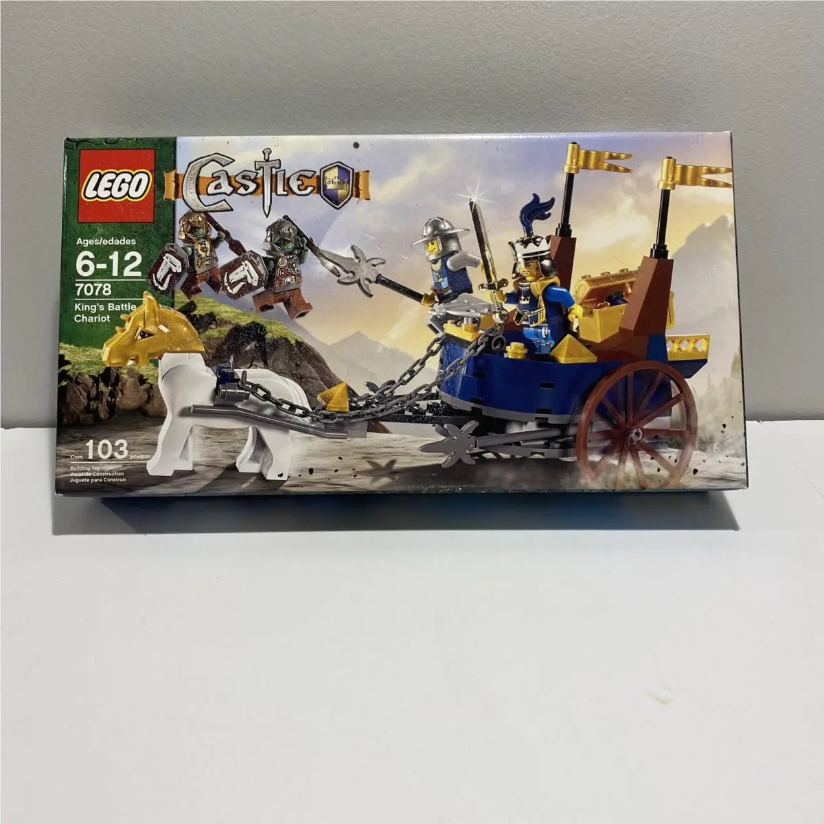 and Lego Castle: King`s Battle Chariot 7078