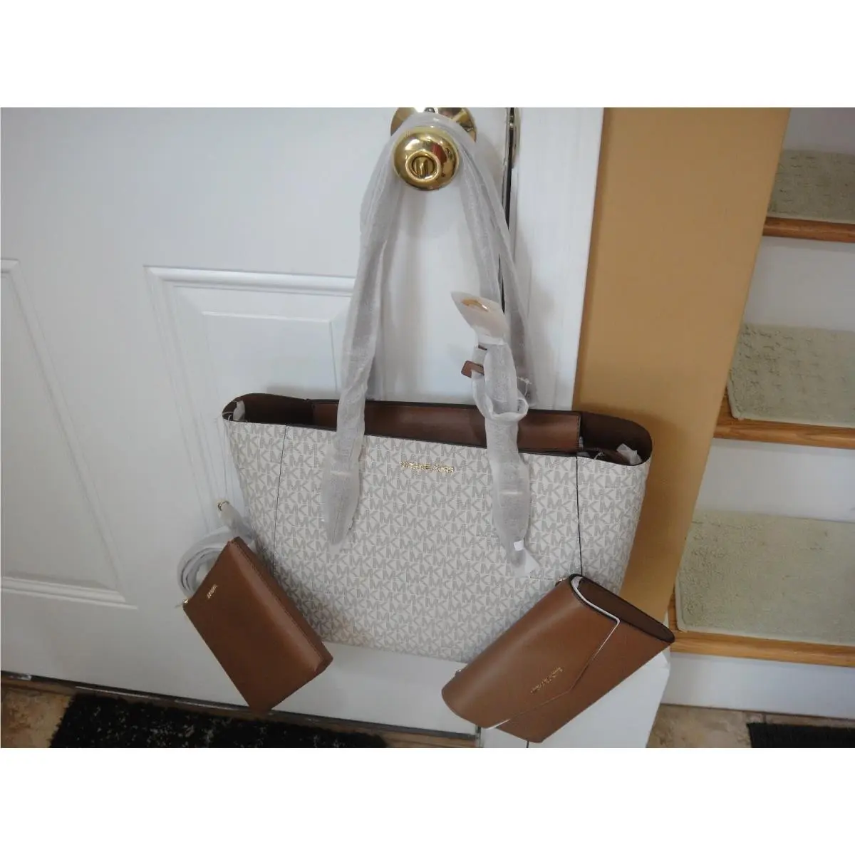 Signature Charlotte 3 in 1 Tote Bag.MSRP$448.00 100%AUTHENTIC by Michael Kors