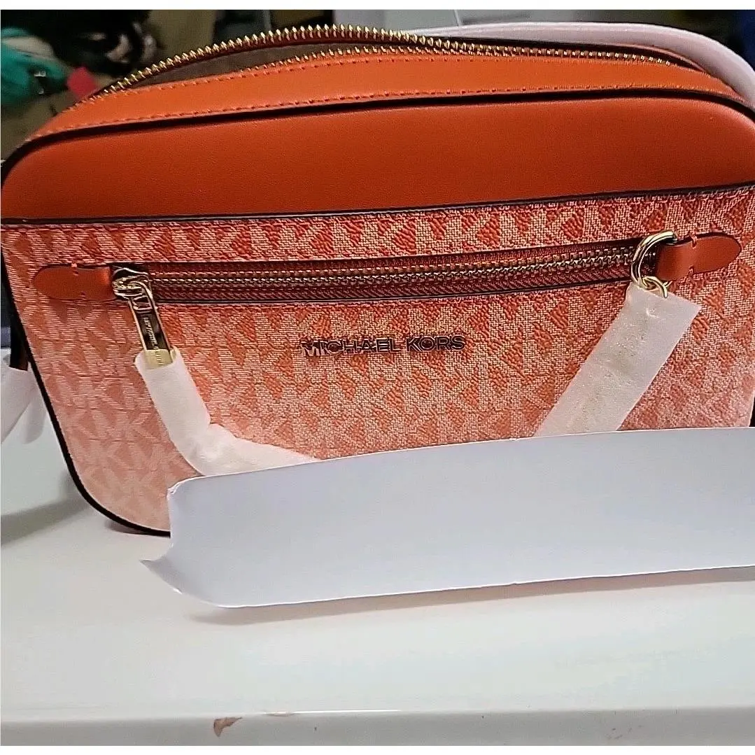 Michael Kors Crossbody/clutch. Medium Nwt. Orange