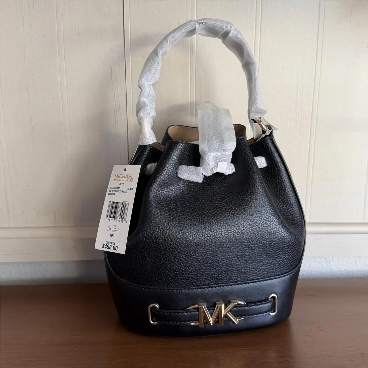 Michael Kors Black Medium Pebbles Leather Bucket Bag 9”x8”x5” Classic Preppy